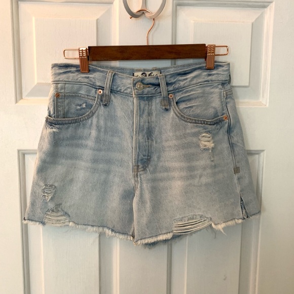 We The Free Free People Distressed Cutoff Blue Denim Light Wash Jean Shorts - Picture 1 of 6